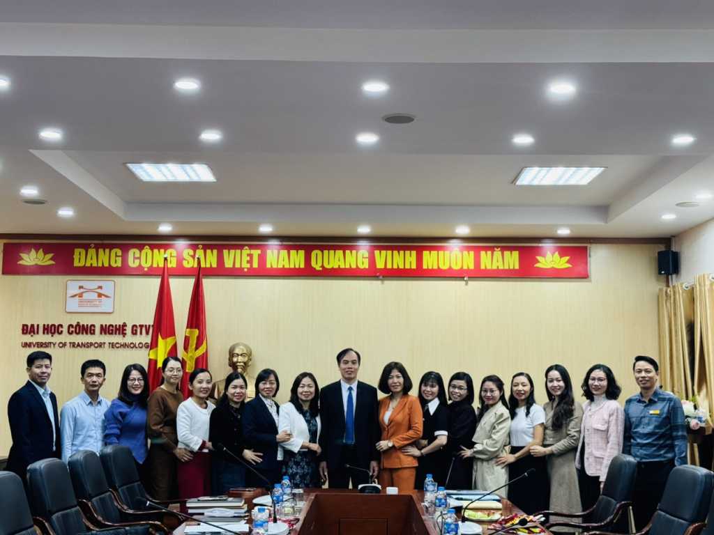 Khoa Luật - Chính trị tổ chức hội thảo khoa học về Nghiên cứu và vận dụng tác phẩm của...