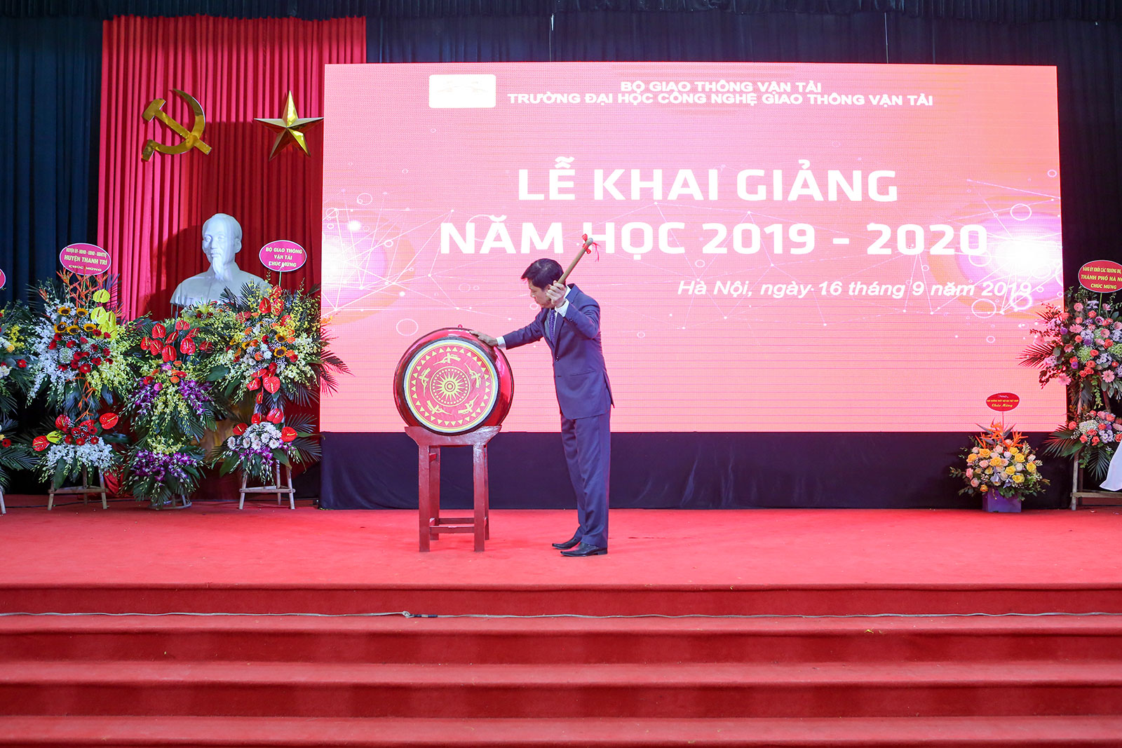 Go88 bạn cũ
 Khai giảng năm học mới 2019 - 2020